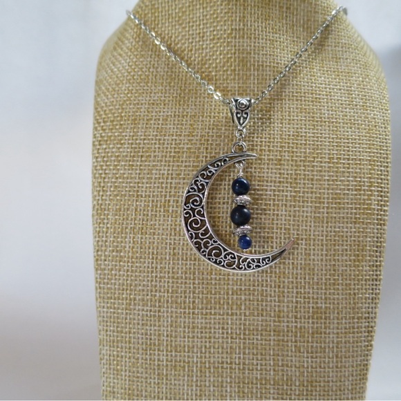 Silver filigree moon pendant with lapis lazuli, 18” chain - Picture 8 of 8